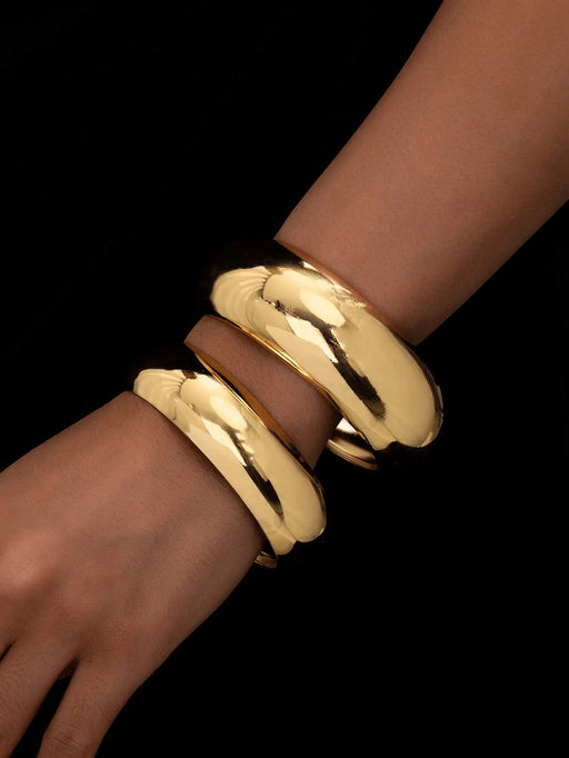 SHEIN Conjunto de 2 pulseras anchas de metal texturizado, estilo retro, clásico - Quierox - Tienda Online