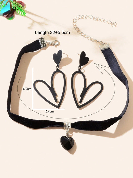 Shein Conjunto de joyería de 3 piezas: Collar gargantilla de terciopelo negro con colgante de corazón retro, aretes colgantes de corazón - Quierox - Tienda Online