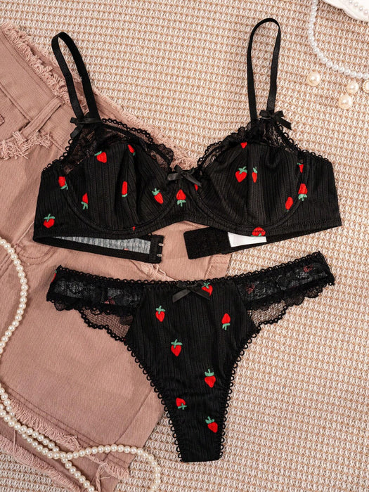SHEIN Conjunto de lencería para mujer: sujetador negro con estampado de fresas y ribete de encaje - Quierox - Tienda Online