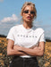 SHEIN Essnce Camiseta de manga corta con estampado de letra - Quierox - Tienda Online