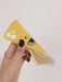 SHEIN Funda para teléfono con diseño de cara de dibujos animados divertida de Apple Yellow Edit - Quierox - Tienda Online