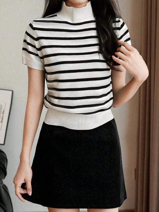 SHEIN Gaivellea Top de punto ajustado con cuello alto y estampado de rayas - Quierox - Tienda Online