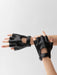 SHEIN Guantes sin dedos con diseño calado urbano - Quierox - Tienda Online