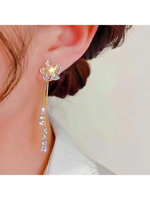 Shein Pendientes largos elegantes con diseño único de flores - Quierox - Tienda Online