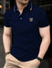 SHEIN Polo de hombre INAWLY con cuello abotonado y estampado de escudo - Quierox - Tienda Online