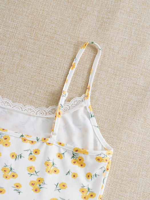 SHEIN Qutie Top camisola con ribete de encaje y estampado floral de ditsy - Quierox - Tienda Online