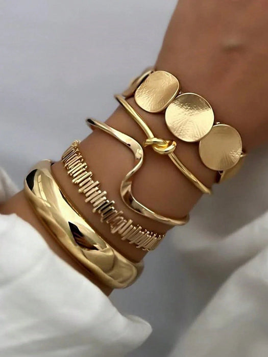 SHEIN Set de 5 pulseras anchas de metal dorado con diseño geométric - Quierox - Tienda Online