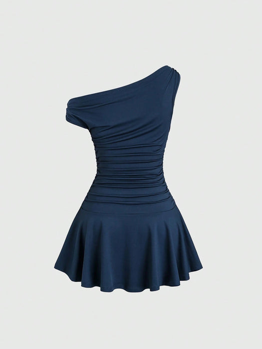 SHEIN Sweetra Vestido corto de color liso con cuello asimétrico elegante para mujer - Quierox - Tienda Online