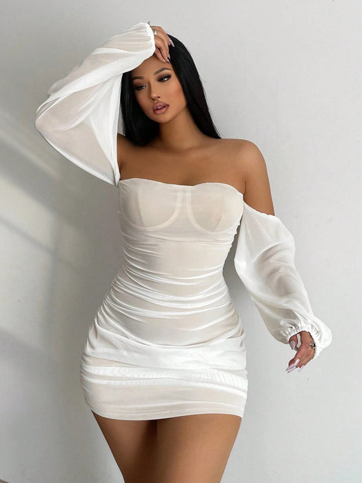 SHEIN VaVaBold Vestido mini sexy de hombros caídos, con plisado en el busto - Quierox - Tienda Online