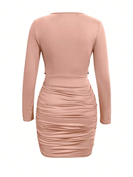 Shein Vestido mini ajustado sexy con escote en V para mujer, color liso, ideal para fiestas de adultos - Quierox - Tienda Online