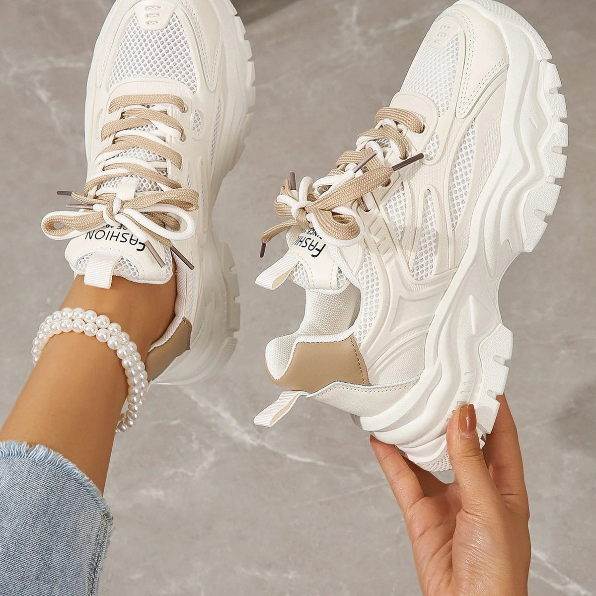 SHEIN Zapatillas deportivas de malla gruesa para mujer