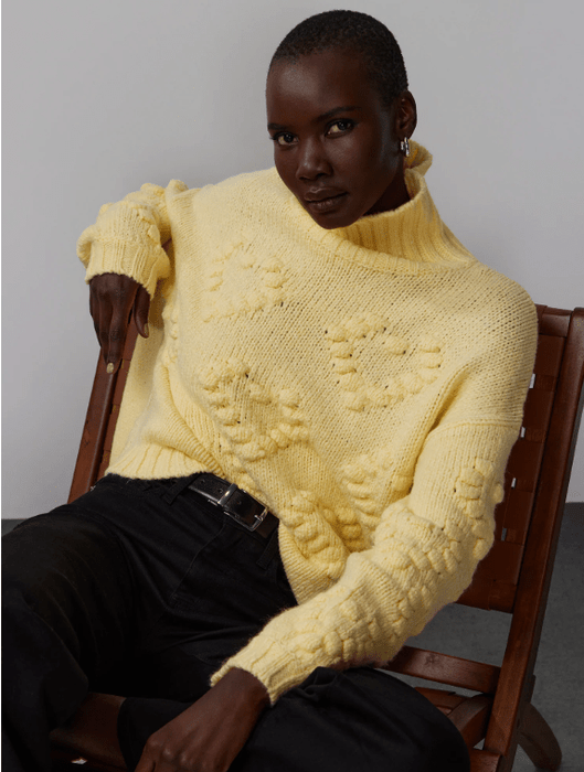 Suéter de cuello alto con corazón y pompón - Quierox - Tienda Online