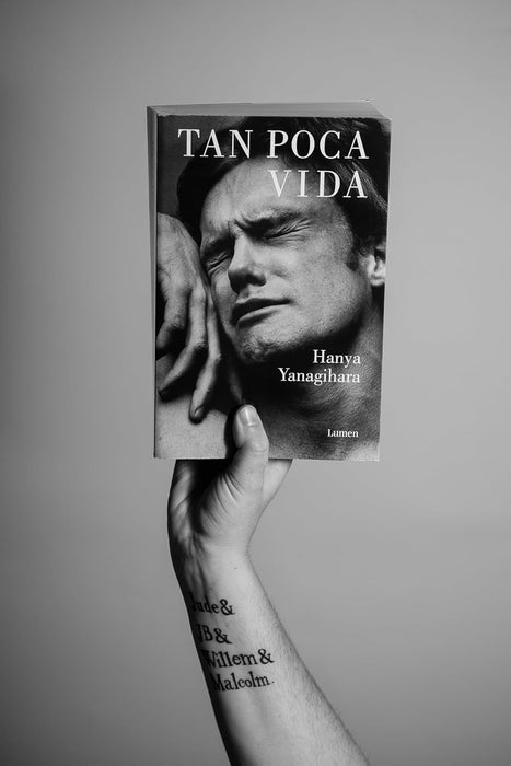 Tan poca vida / A Little Life (Spanish Edition) - Quierox - Tienda Online