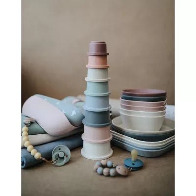 Vasos apilables de juguetes de baño Mushie - Quierox - Tienda Online