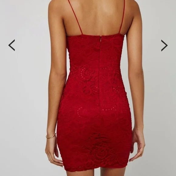 Vestido ajustado de encaje floral en rojo - Quierox - Tienda Online