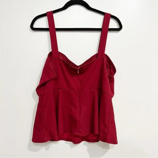 Camiseta sin mangas burdeos con adorno de botones de NWOT - Quierox - Tienda Online