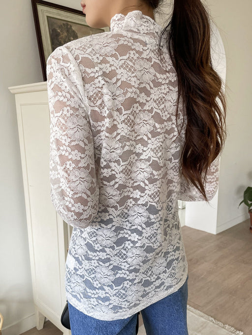 DAZY Camiseta cuello alzado con encaje floral - Quierox - Tienda Online