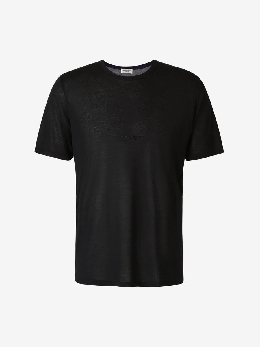 Camiseta Negra Y Blackground Blanco | Foto Premium