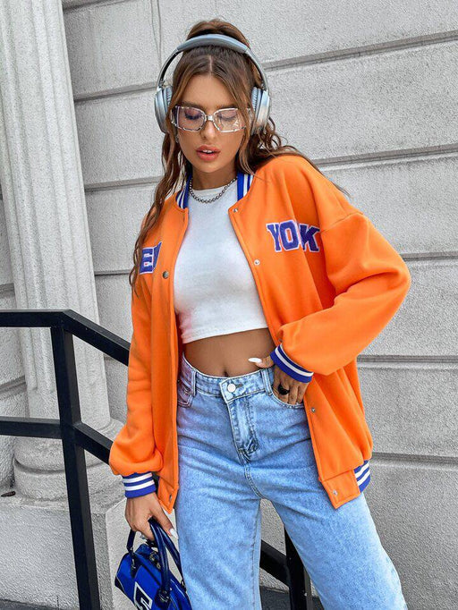 ROMWE Chaqueta varsity de hombros caídos con ribete de rayas y gráfico de letras - Quierox - Tienda Online